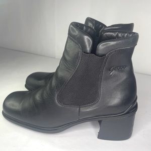 Ecco Sartorelle Chelsea Leather Padded Slip On Heel Boots